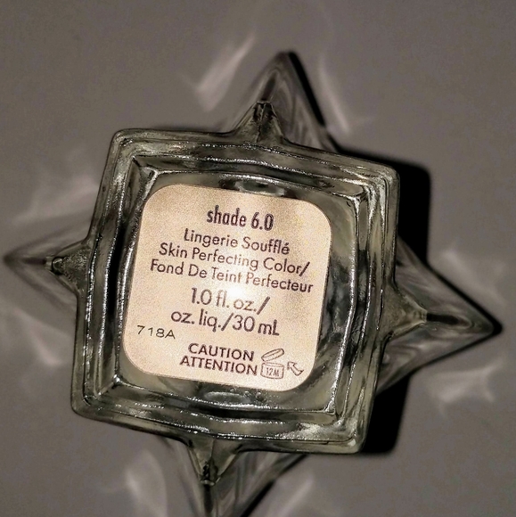 Stila Lingerie Souffle Skin Perfecting Primer00 - Picture 2 of 7